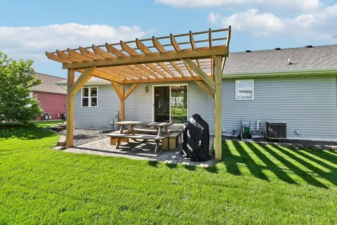 $400,000 | 606 Garfield Avenue, Evansville, WI 53536