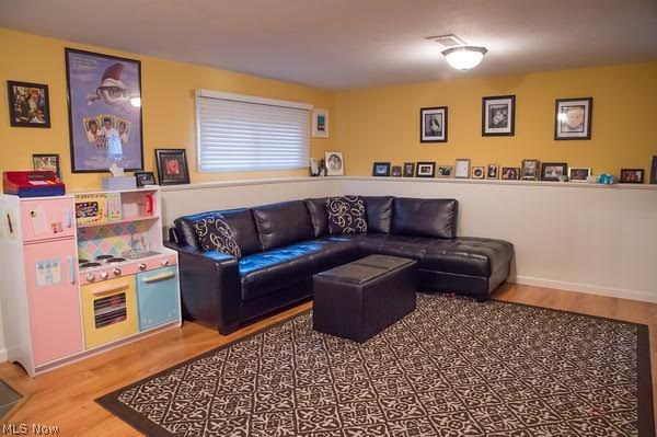6024 Westerham Road Cleveland, OH 44124 - Photo 10 of 20