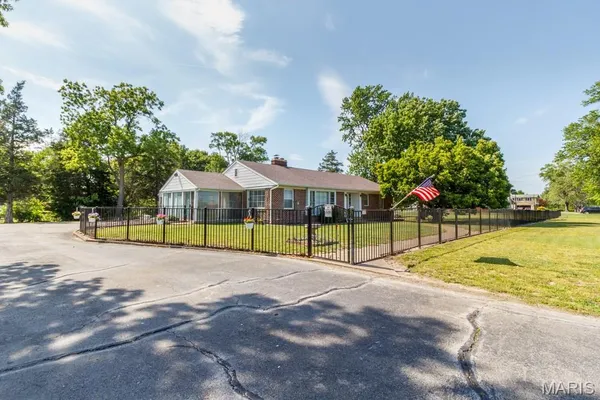 $239,900 | 837 North N Highway, Lebanon, MO 65536