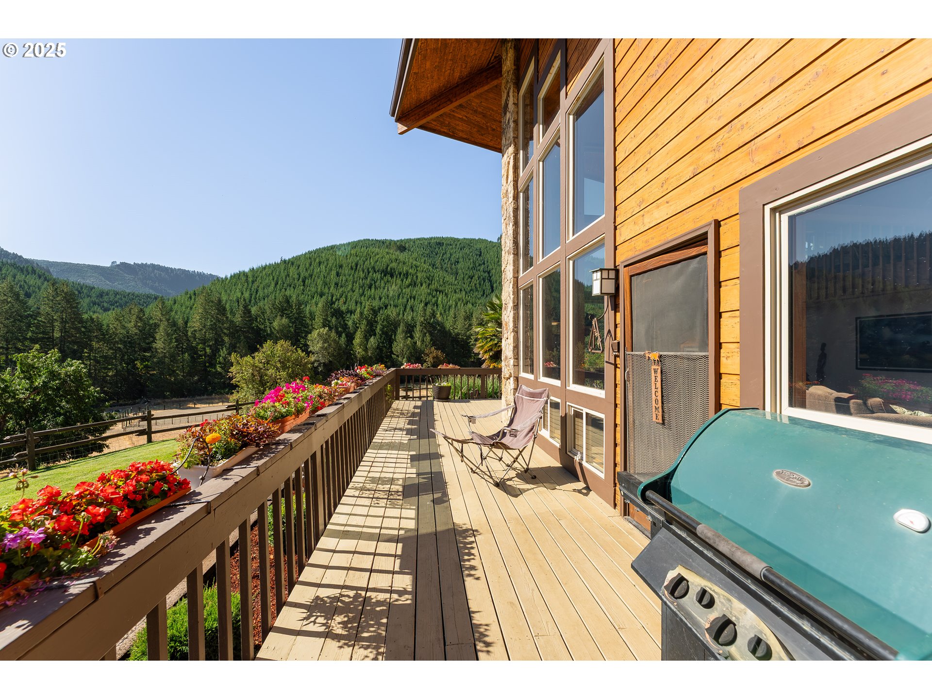 325 Beals Creek Road Canyonville, OR 97417 - Photo 29 of 47 a outdoor space with lots of flowers