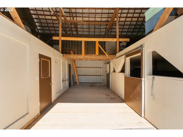 a view of entryway with a front door