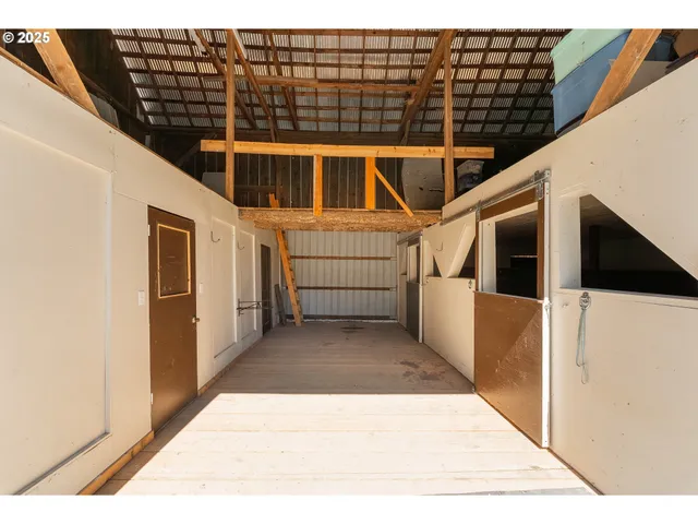 a view of entryway with a front door