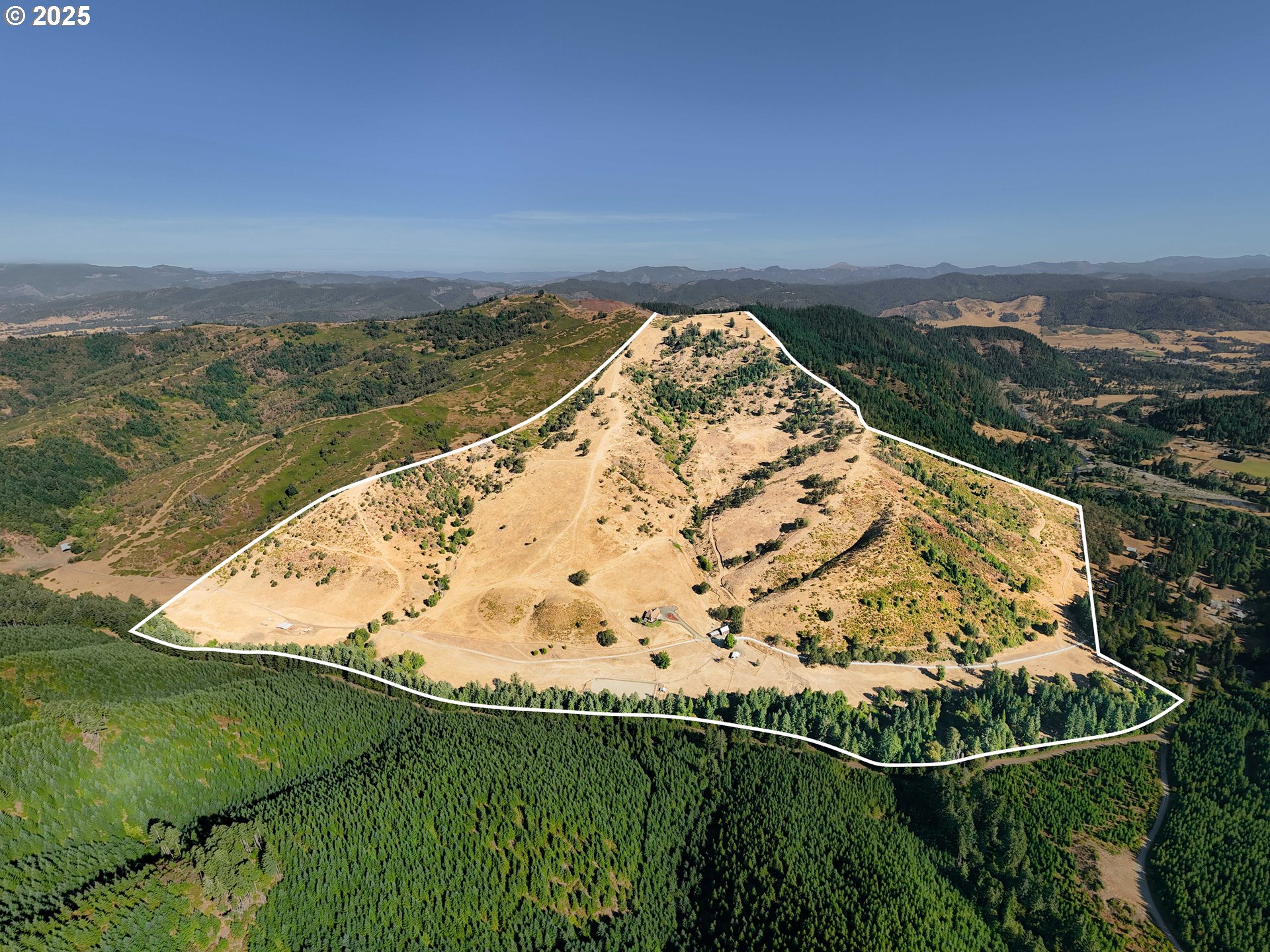 325 Beals Creek Road Canyonville, OR 97417 - Photo 47 of 47 a view of a lake