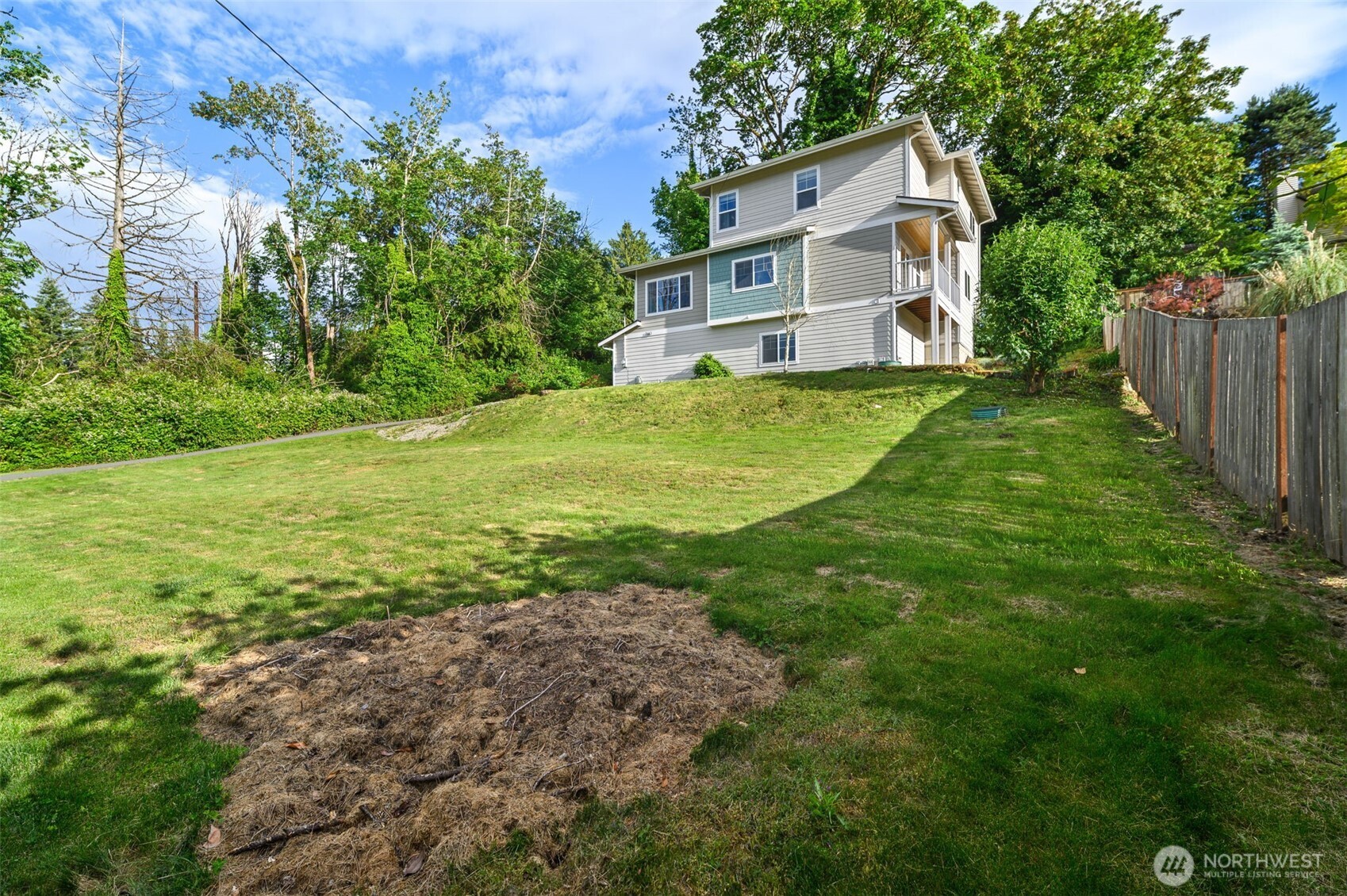 7663 South 132nd Street Seattle, WA 98178 - Photo 4 of 30