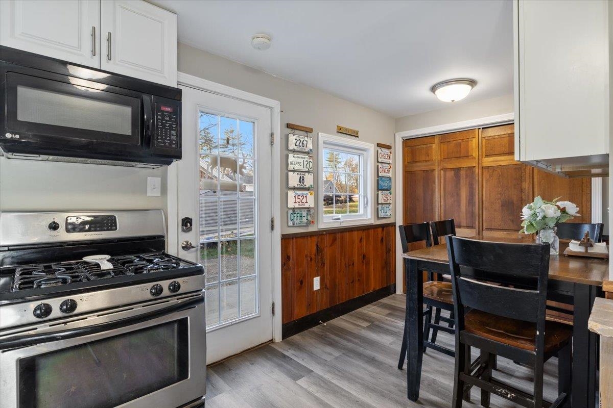 614 Collettes Grove Road Derry, NH 03038 - Photo 29 of 32