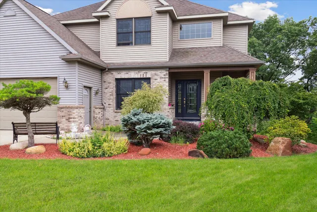 $729,900 | 6783 Cathedral Court, Alto, MI 49302