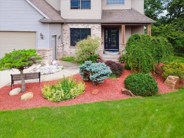 $729,900 | 6783 Cathedral Court, Alto, MI 49302