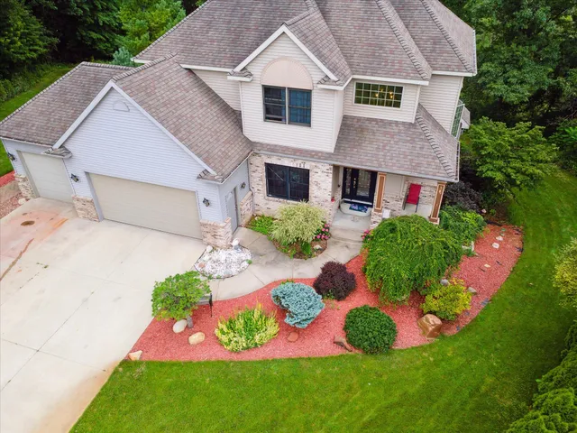 $729,900 | 6783 Cathedral Court, Alto, MI 49302