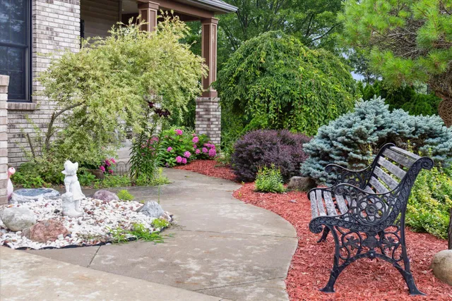 $729,900 | 6783 Cathedral Court, Alto, MI 49302