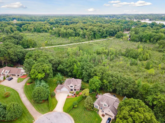 $729,900 | 6783 Cathedral Court, Alto, MI 49302