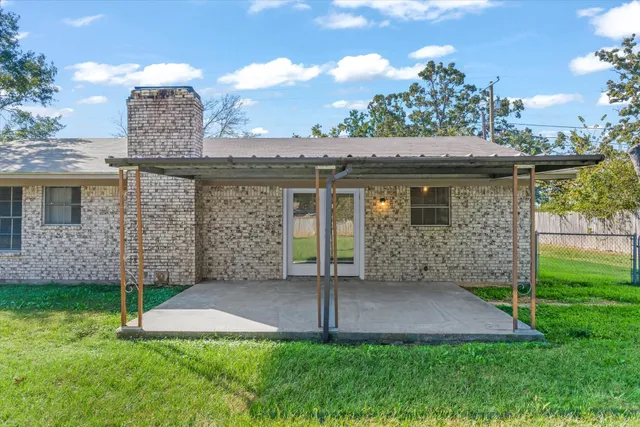 $199,900 | 908 West State Highway 243, Canton, TX 75103