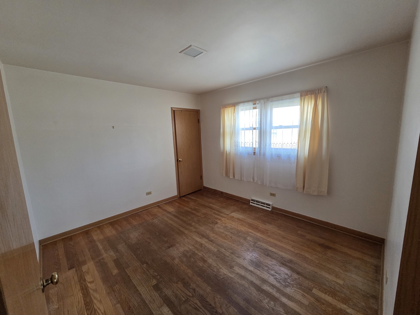 8423 North Shermer Road Niles, IL 60714 - Photo 5 of 28