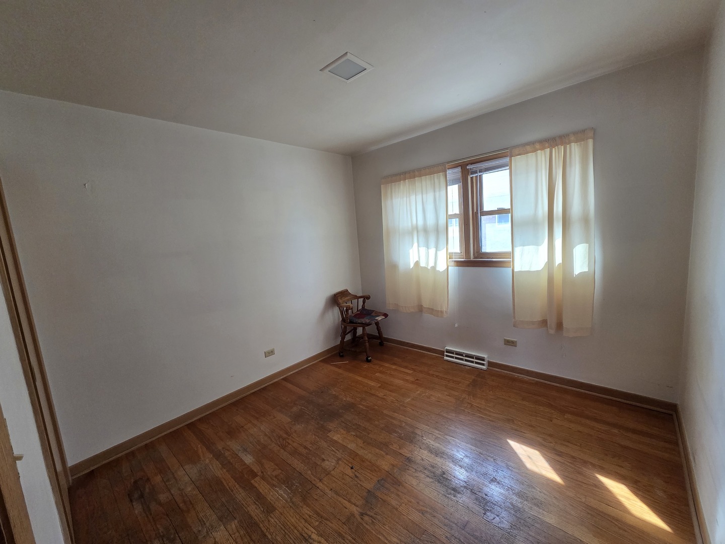 8423 North Shermer Road Niles, IL 60714 - Photo 7 of 28