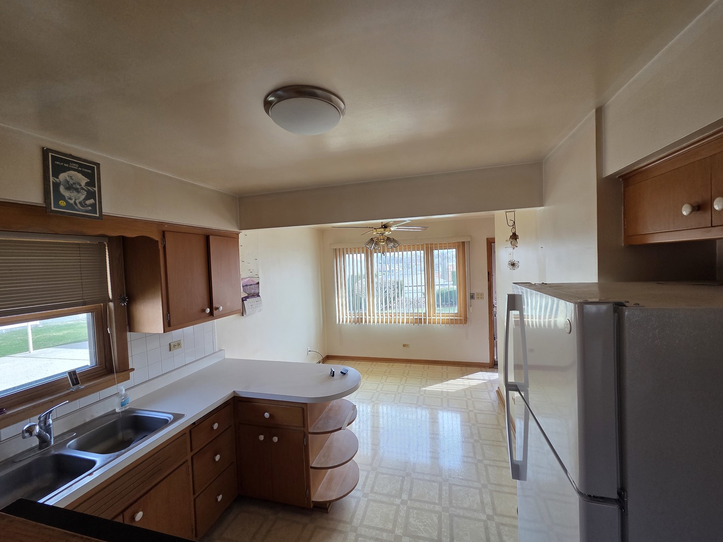 8423 North Shermer Road Niles, IL 60714 - Photo 10 of 28