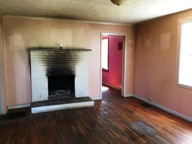 311 Wilson Road Speedwell, TN 37870 - Photo 3 of 24 LIVING ROOM
