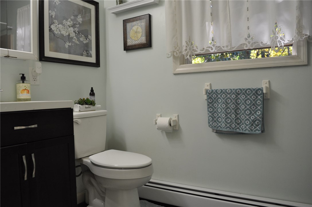 592 Rocky Hill Road Scituate, RI 02857 - Photo 12 of 26