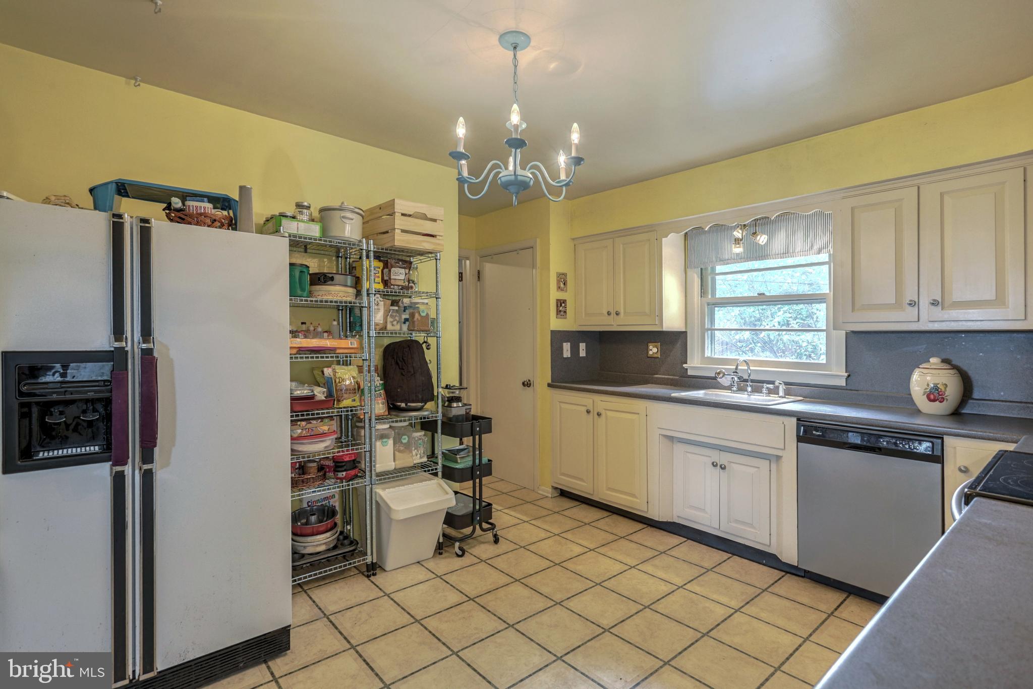 1194 Irving Road York, PA 17403 - Photo 15 of 25 Gallery Image 15