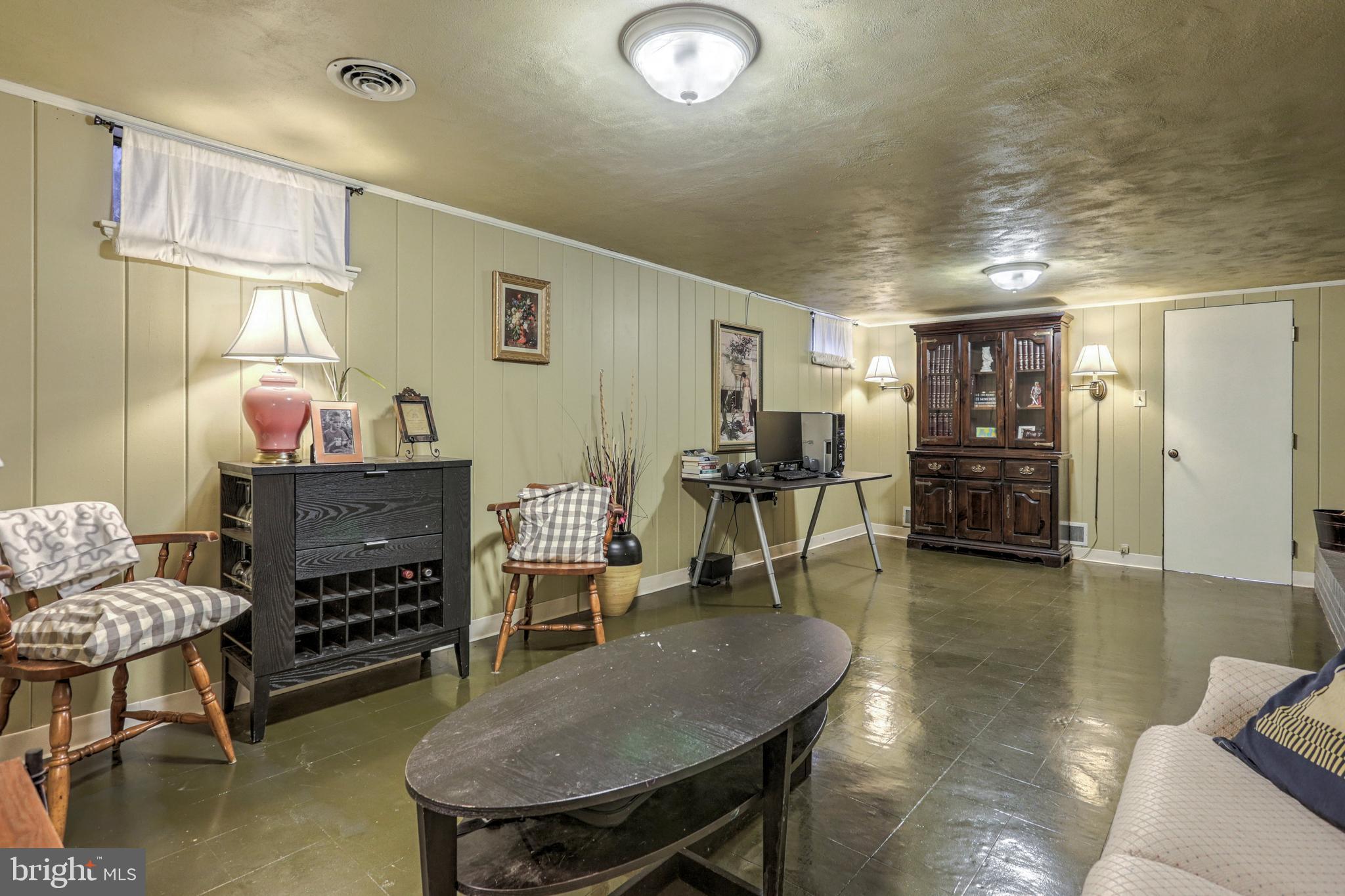 1194 Irving Road York, PA 17403 - Photo 24 of 25 Gallery Image 24