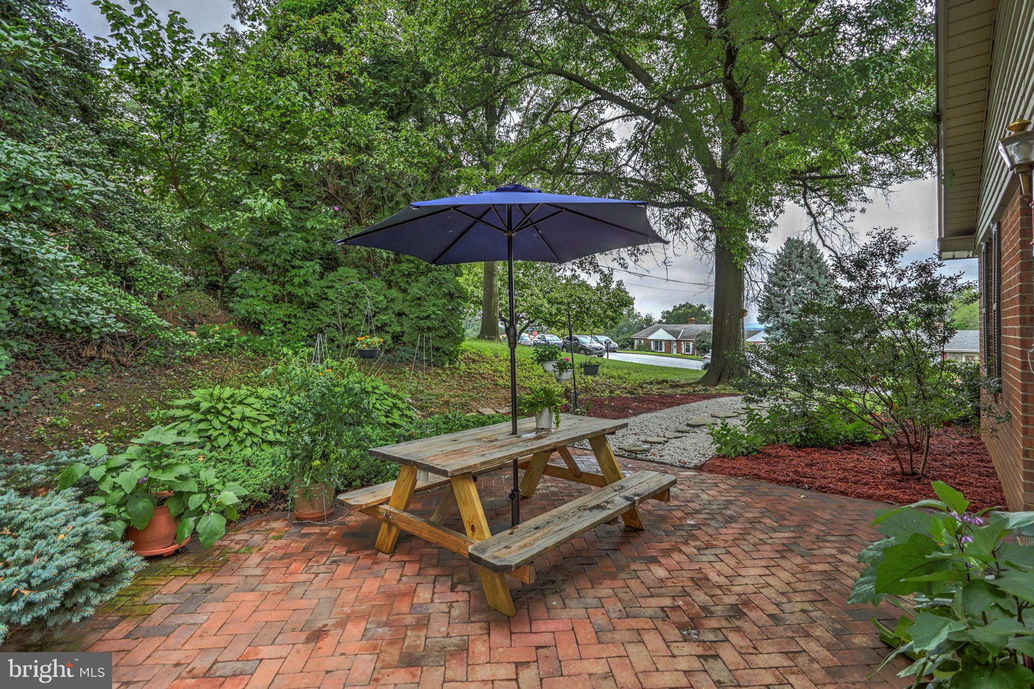 1194 Irving Road York, PA 17403 - Photo 5 of 25 Gallery Image 5