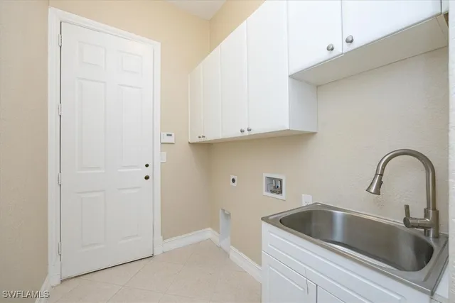 a close view of sink and tap