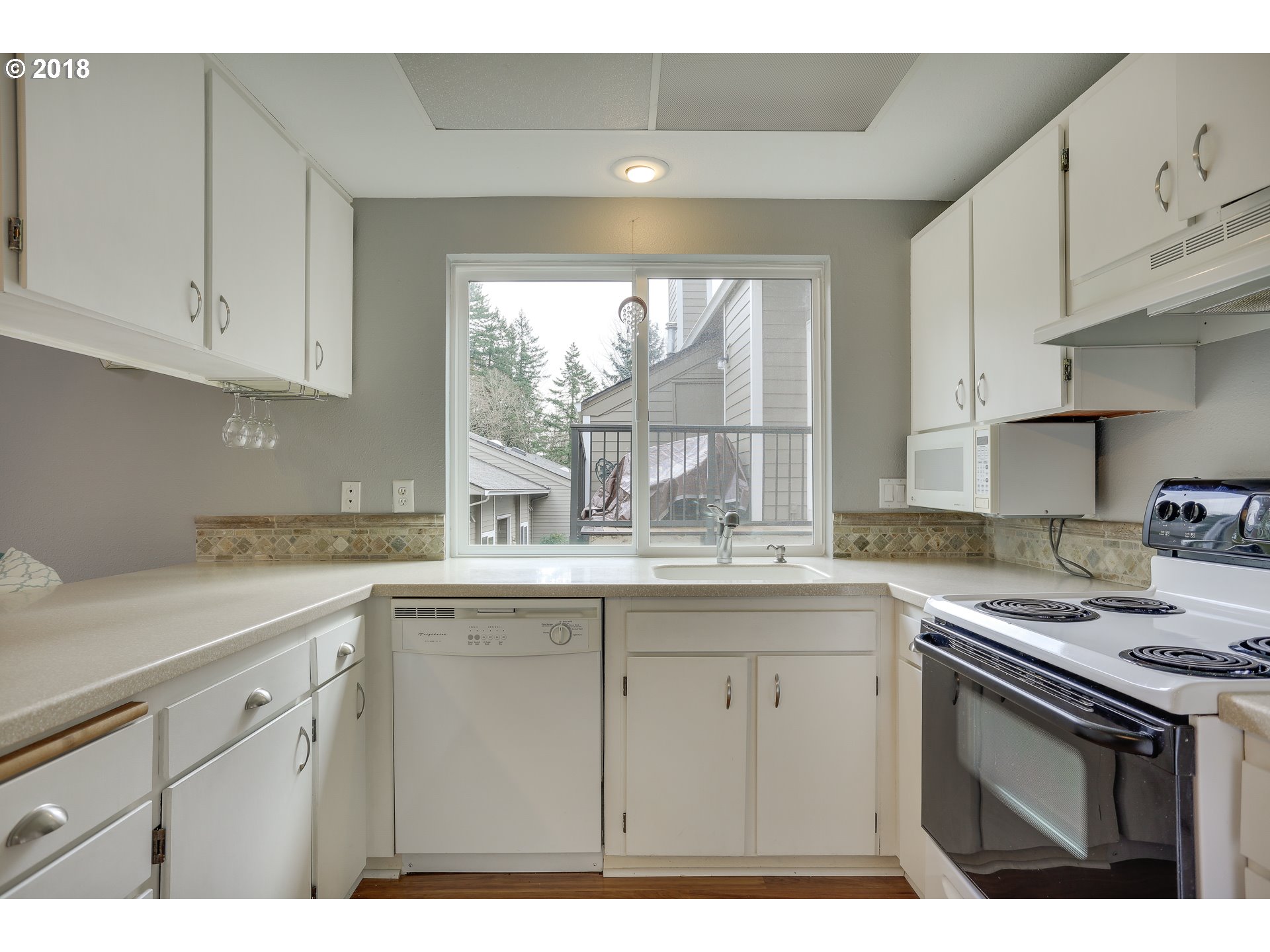 4592 Southwest Comus Place Portland, OR 97219 - Photo 8 of 23 Kitchen