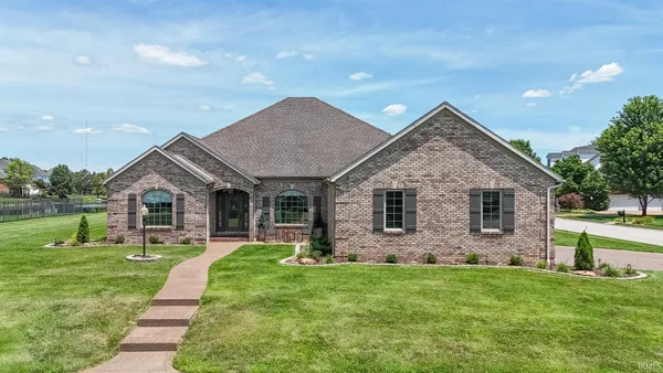 $569,000 | 5788 Woodbridge Trail, Newburgh, IN 47630
