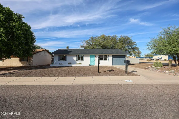 $2,650 | 4352 East Grovers Avenue, Phoenix, AZ 85032