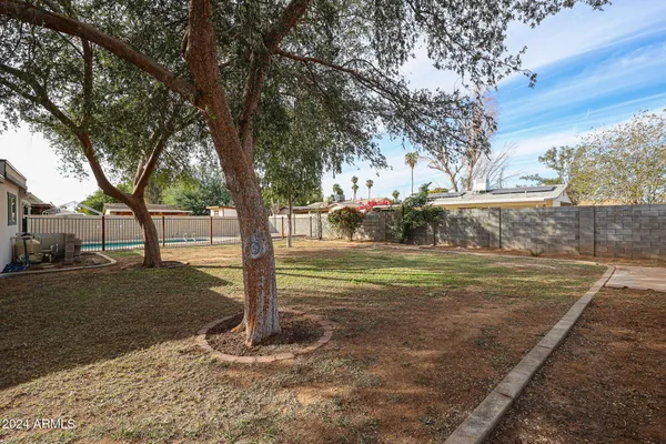 $2,550 | 4352 East Grovers Avenue, Phoenix, AZ 85032
