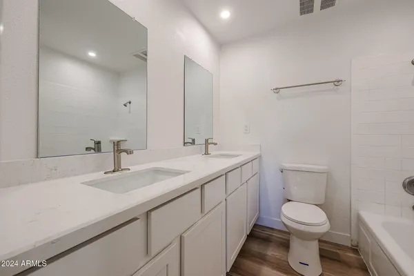 $2,550 | 4352 East Grovers Avenue, Phoenix, AZ 85032