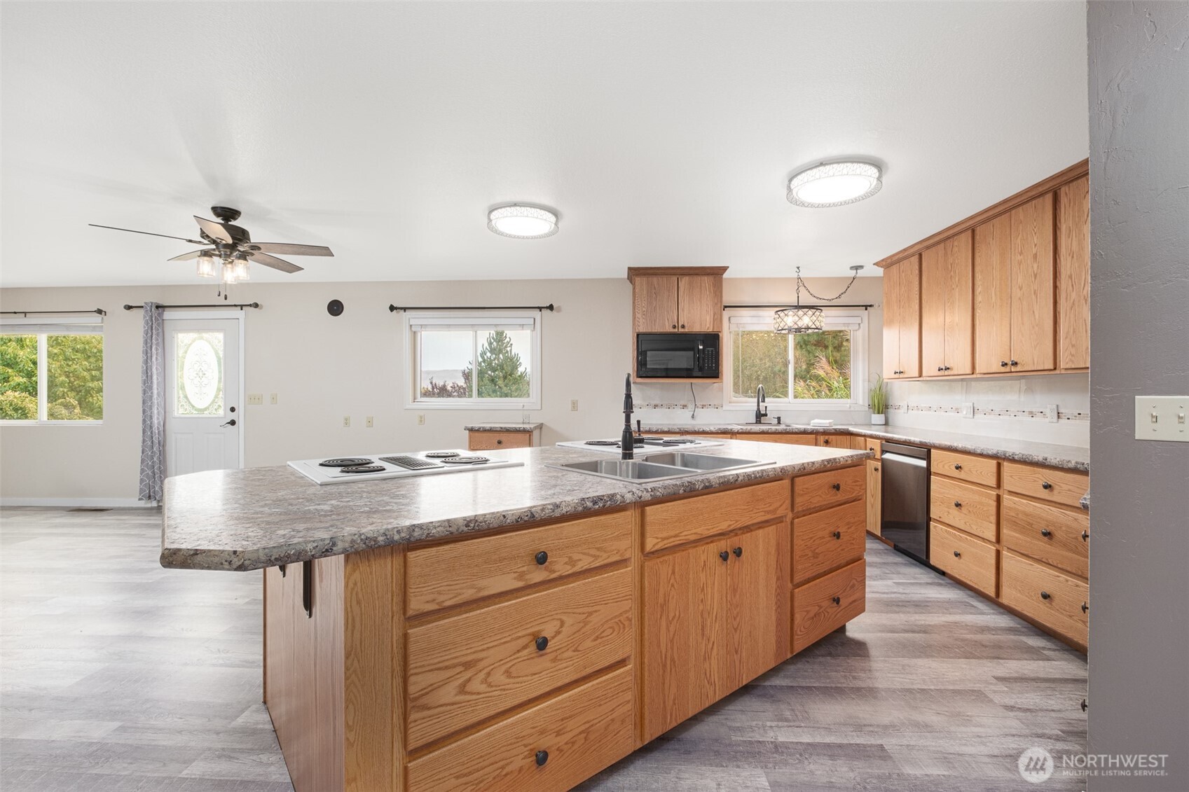 3151 Number 1 Canyon Road Wenatchee, WA 98801 - Photo 7 of 39