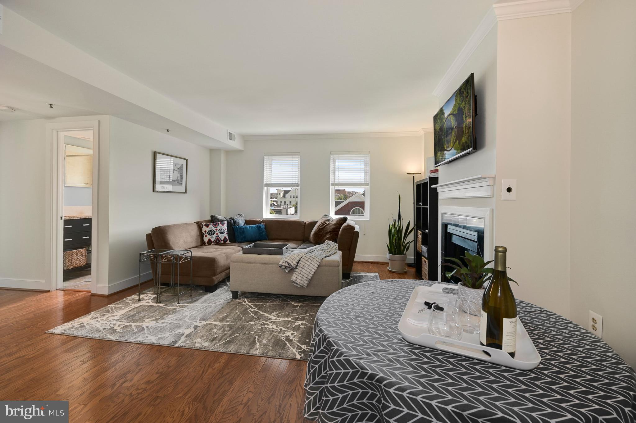 1727 R Street Northwest, Unit 502 Washington, DC 20009 - Photo 5 of 21