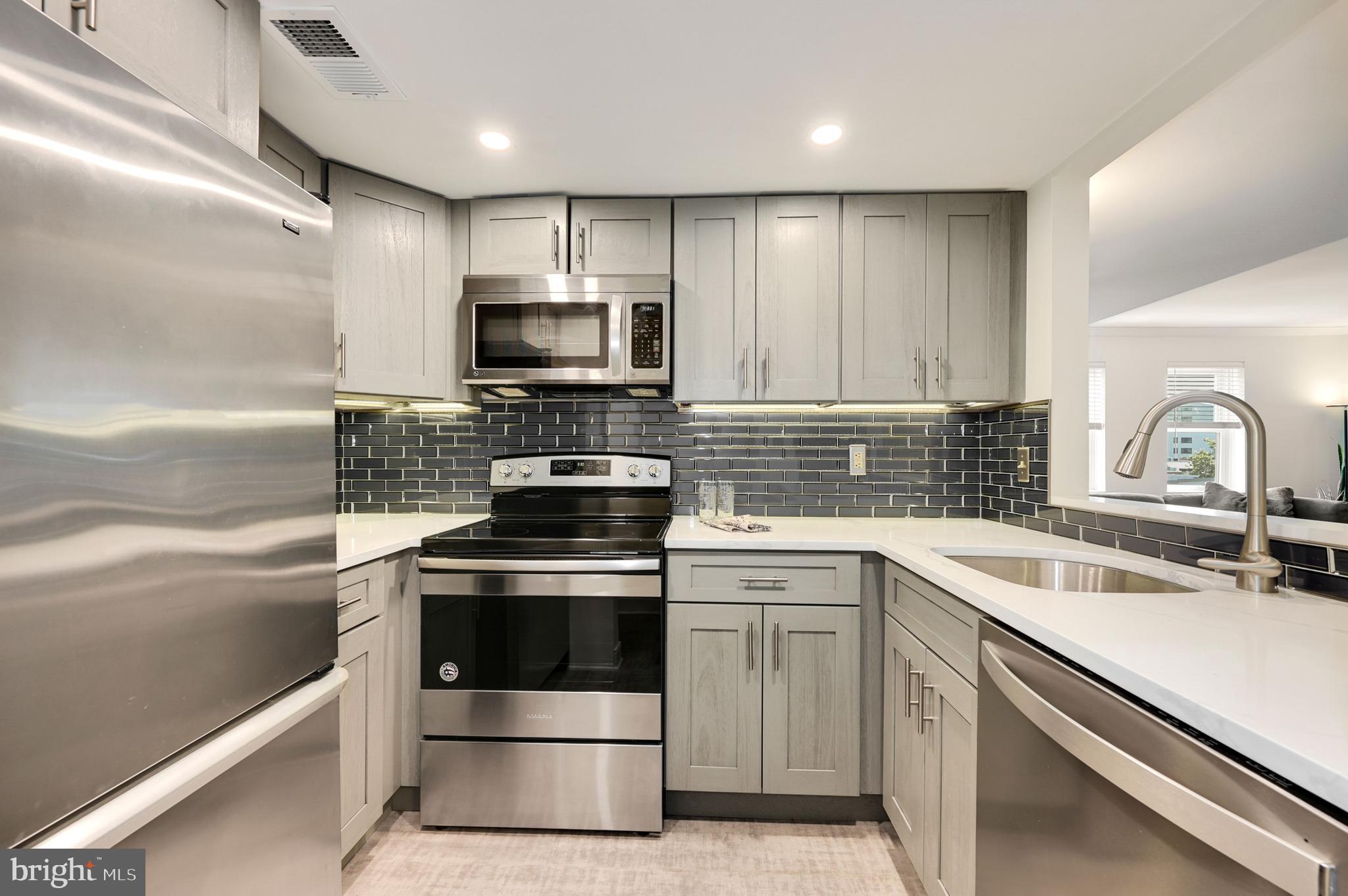 1727 R Street Northwest, Unit 502 Washington, DC 20009 - Photo 6 of 21