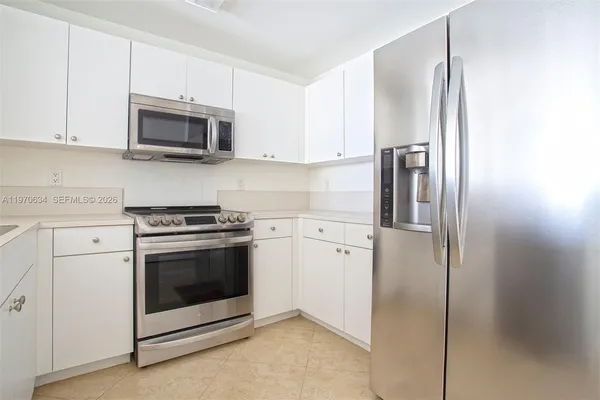 $2,900 | 10 Aragon Avenue, Unit 1408, Coral Gables, FL 33134