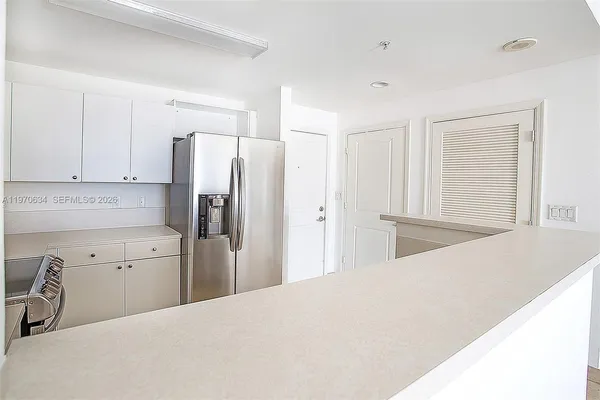 $2,900 | 10 Aragon Avenue, Unit 1408, Coral Gables, FL 33134