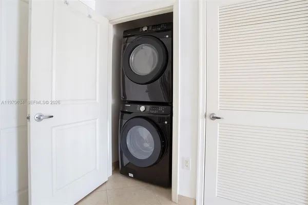 $2,900 | 10 Aragon Avenue, Unit 1408, Coral Gables, FL 33134