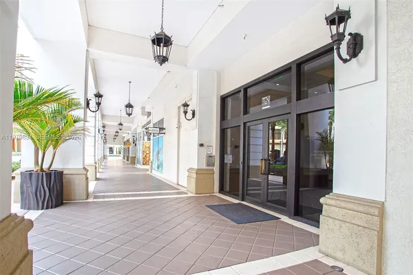 $2,900 | 10 Aragon Avenue, Unit 1408, Coral Gables, FL 33134