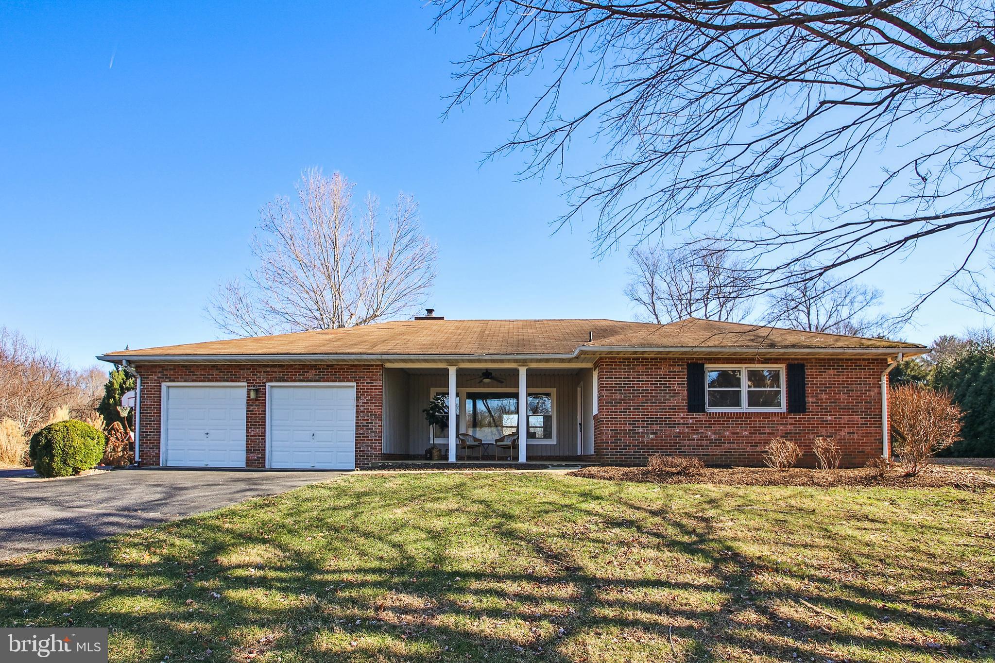 Hardesty Estates  Rancher sited on 1.15 acre lot