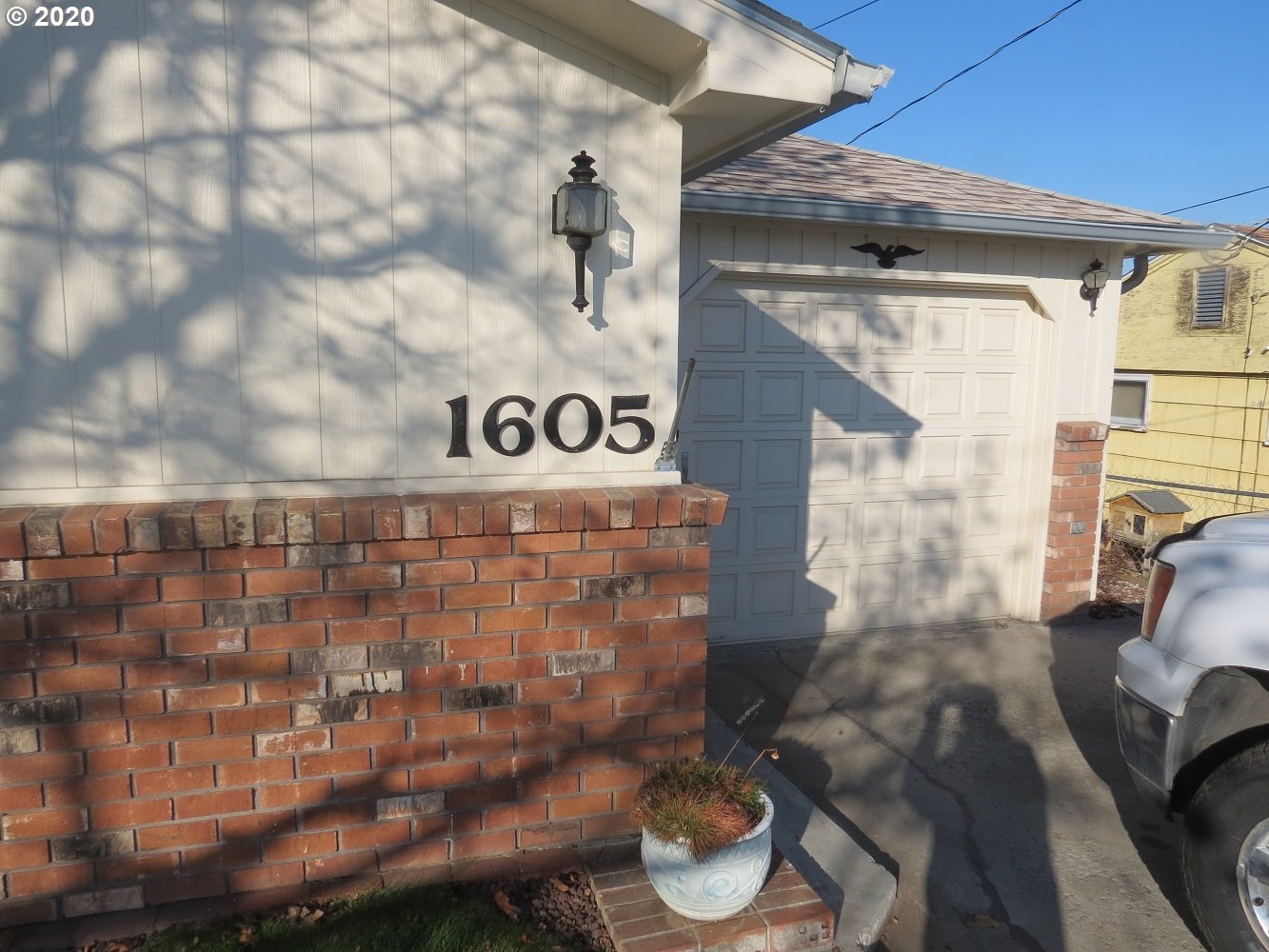 1605 Southwest Hailey Avenue Pendleton, OR 97801 - Photo 2 of 21