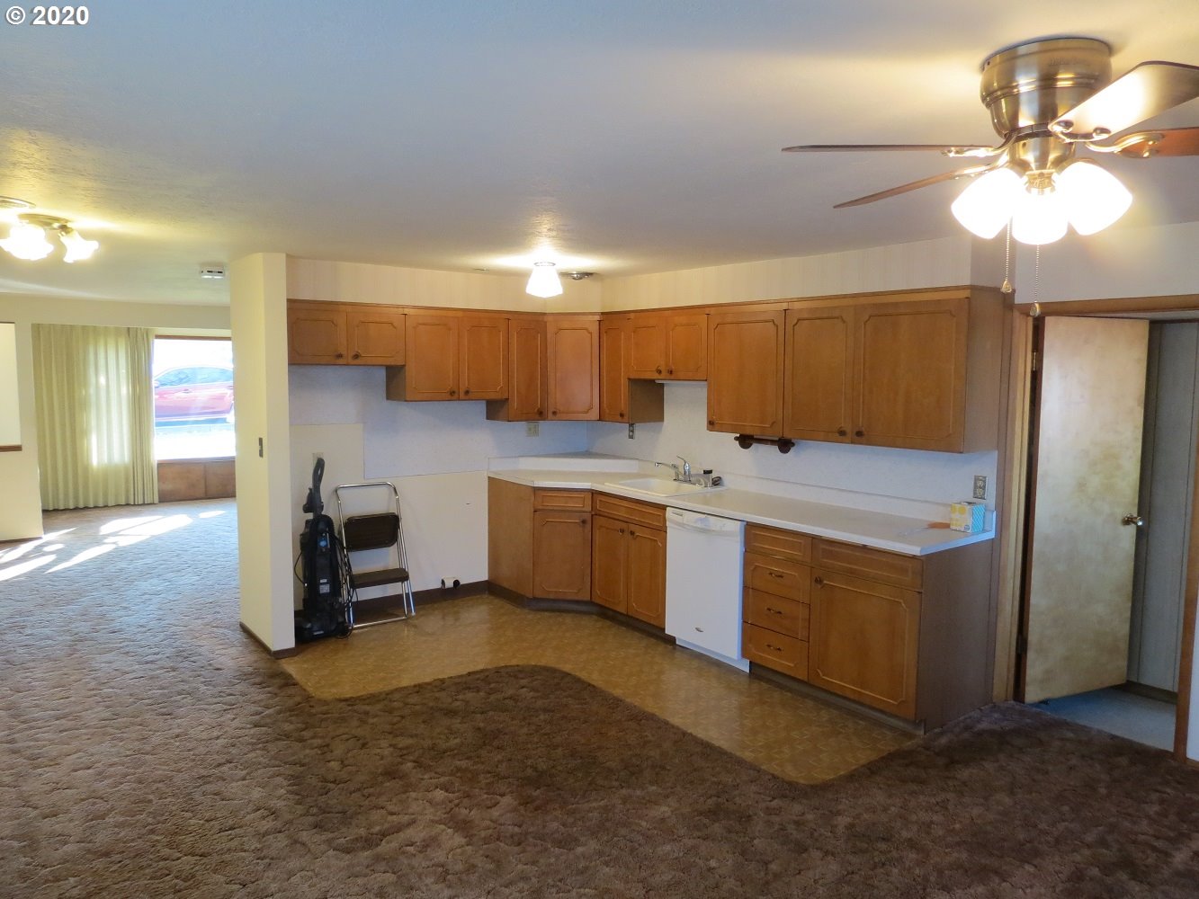 1605 Southwest Hailey Avenue Pendleton, OR 97801 - Photo 8 of 21