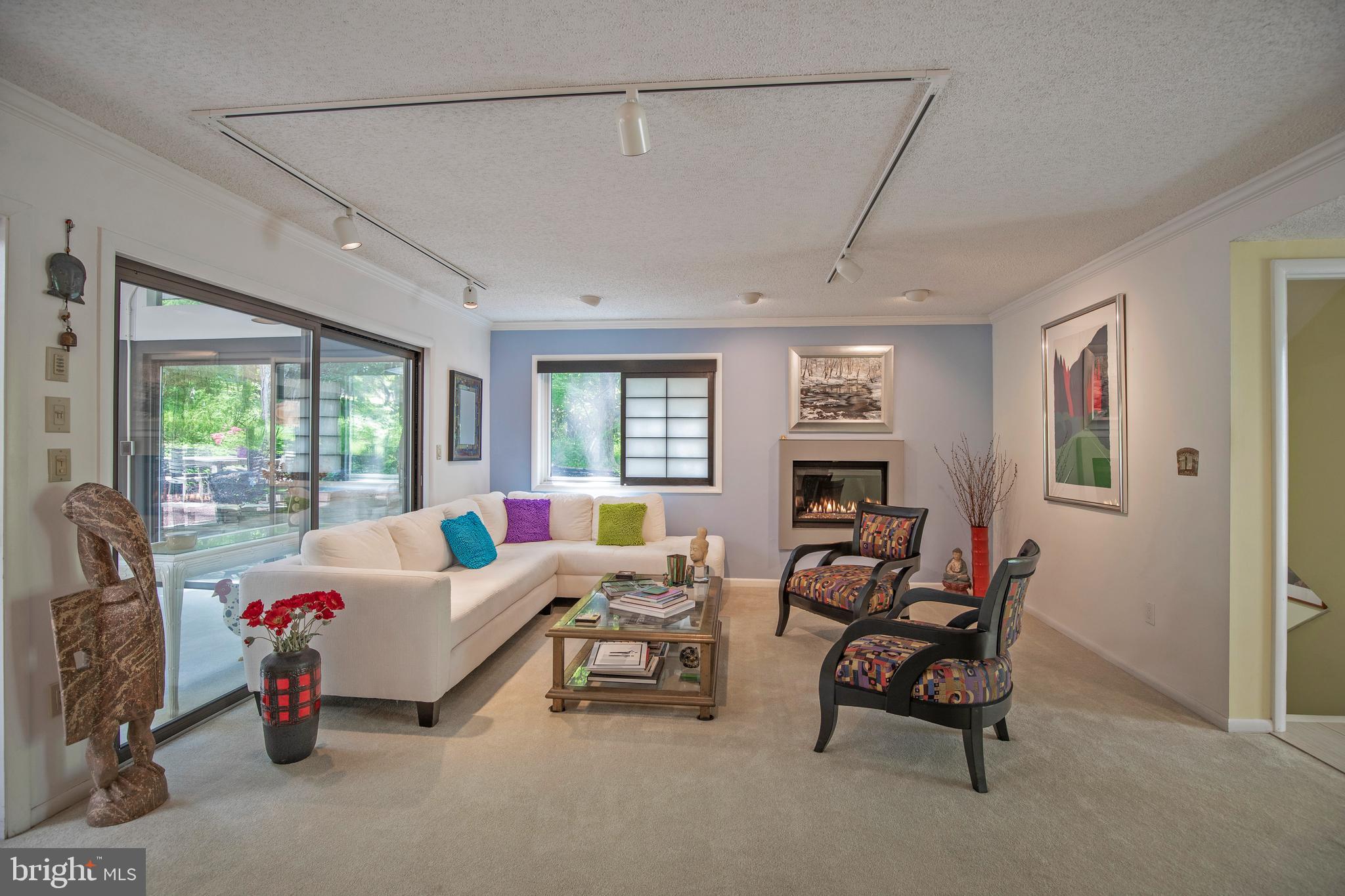 102 Jacobs Creek Road Ewing, NJ 08628 - Photo 12 of 51 Gallery Image 12