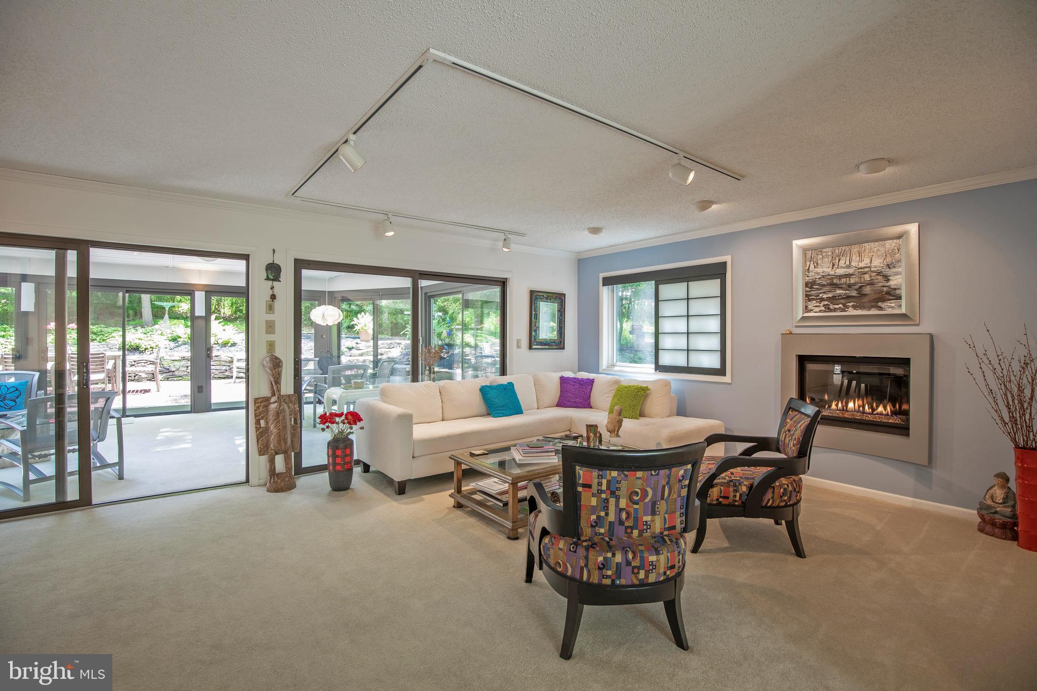 102 Jacobs Creek Road Ewing, NJ 08628 - Photo 13 of 51 Gallery Image 13