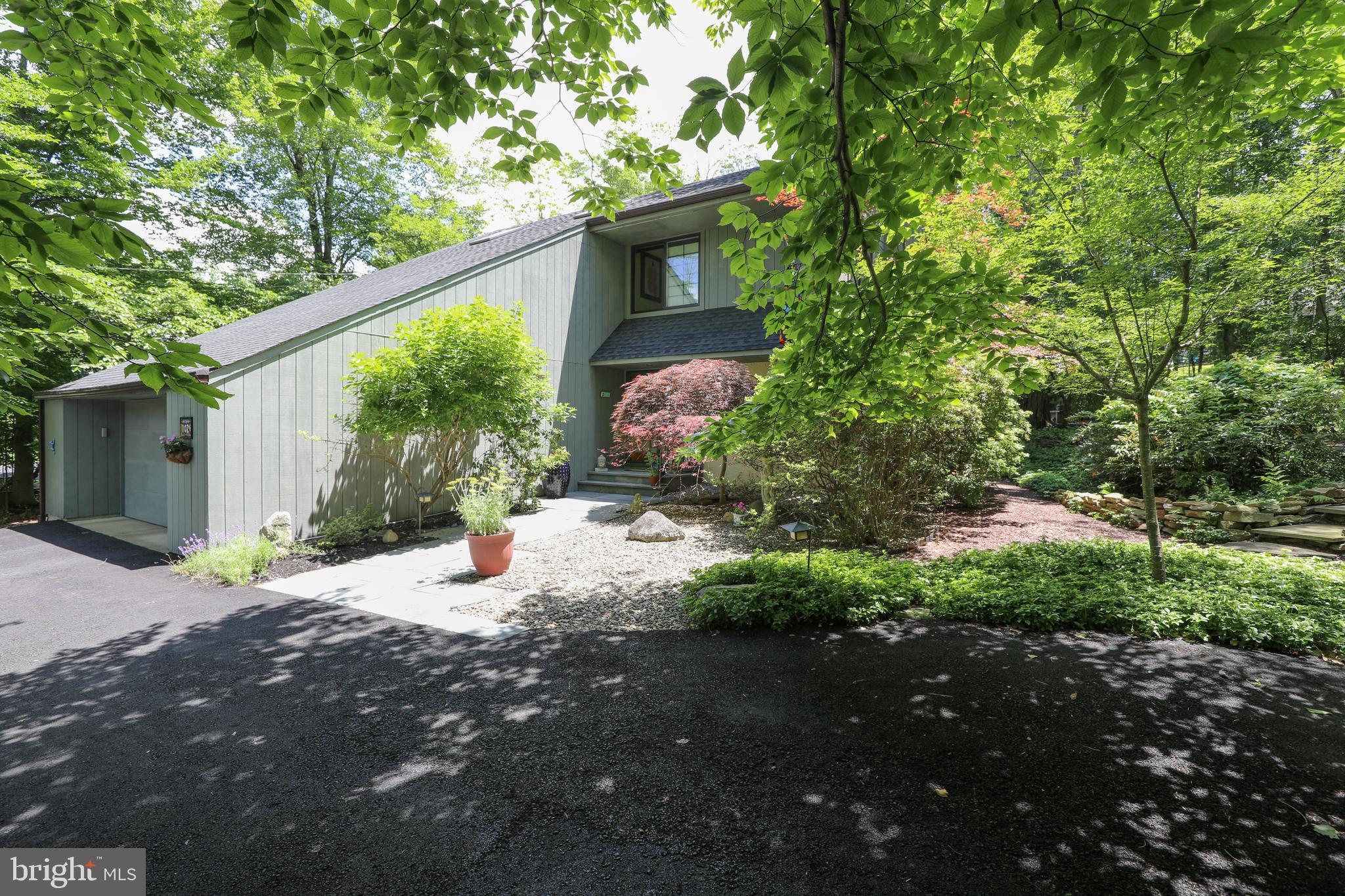102 Jacobs Creek Road Ewing, NJ 08628 - Photo 6 of 51 Gallery Image 6