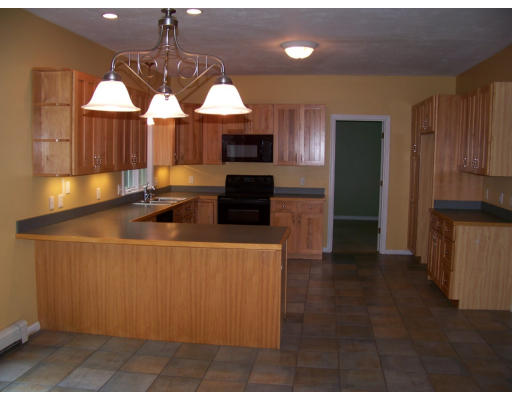 40 Vincent Road Mendon, MA 01756 - Photo 3 of 17 Gallery Image 3