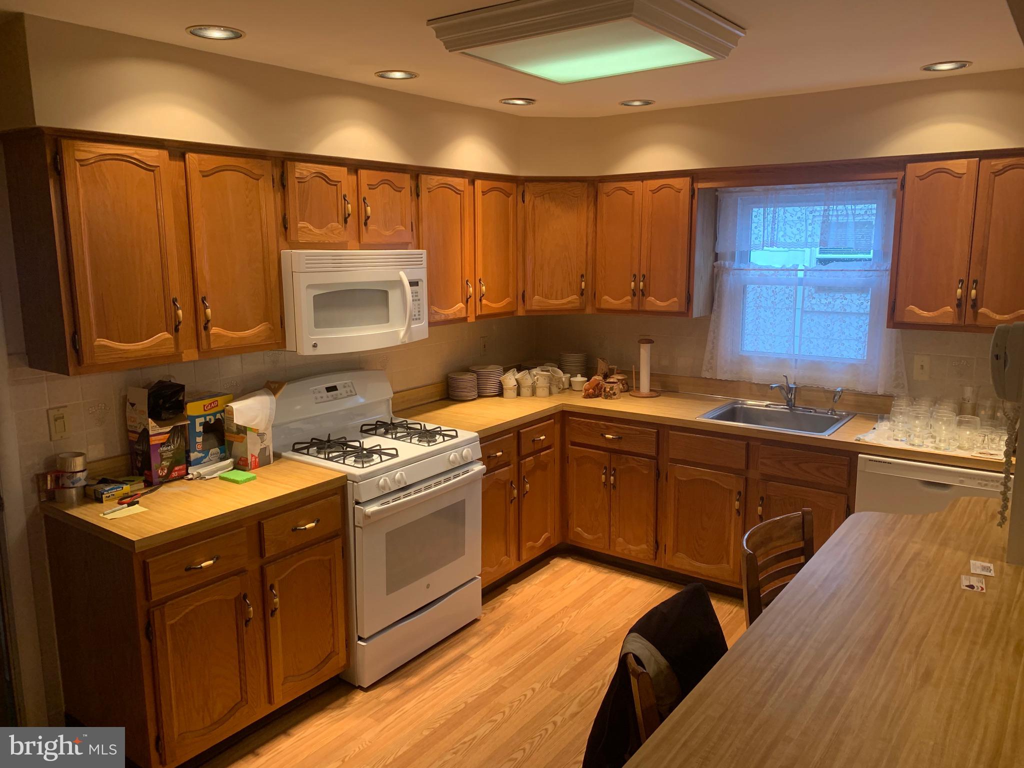 24 Jericho Road Toms River, NJ 08757 - Photo 4 of 29