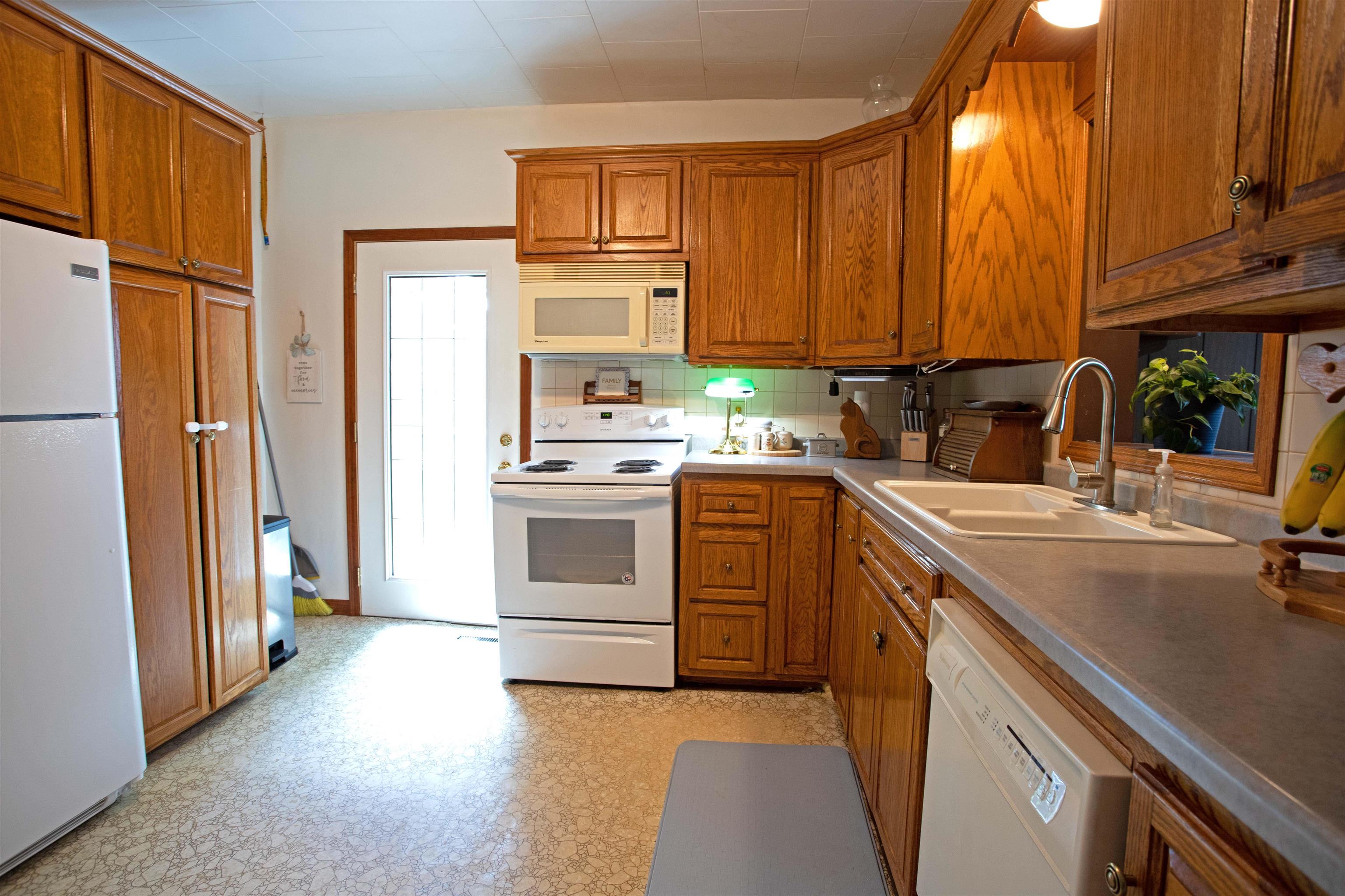 N3225 County Rd K Mauston, WI 53948 - Photo 3 of 35