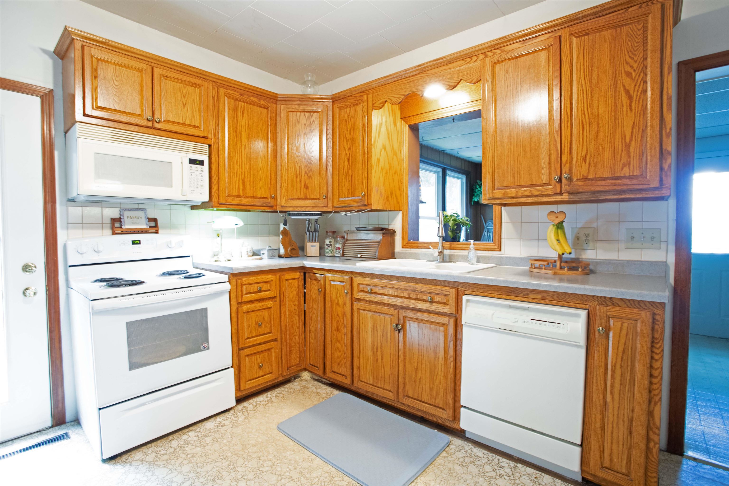 N3225 County Rd K Mauston, WI 53948 - Photo 4 of 35