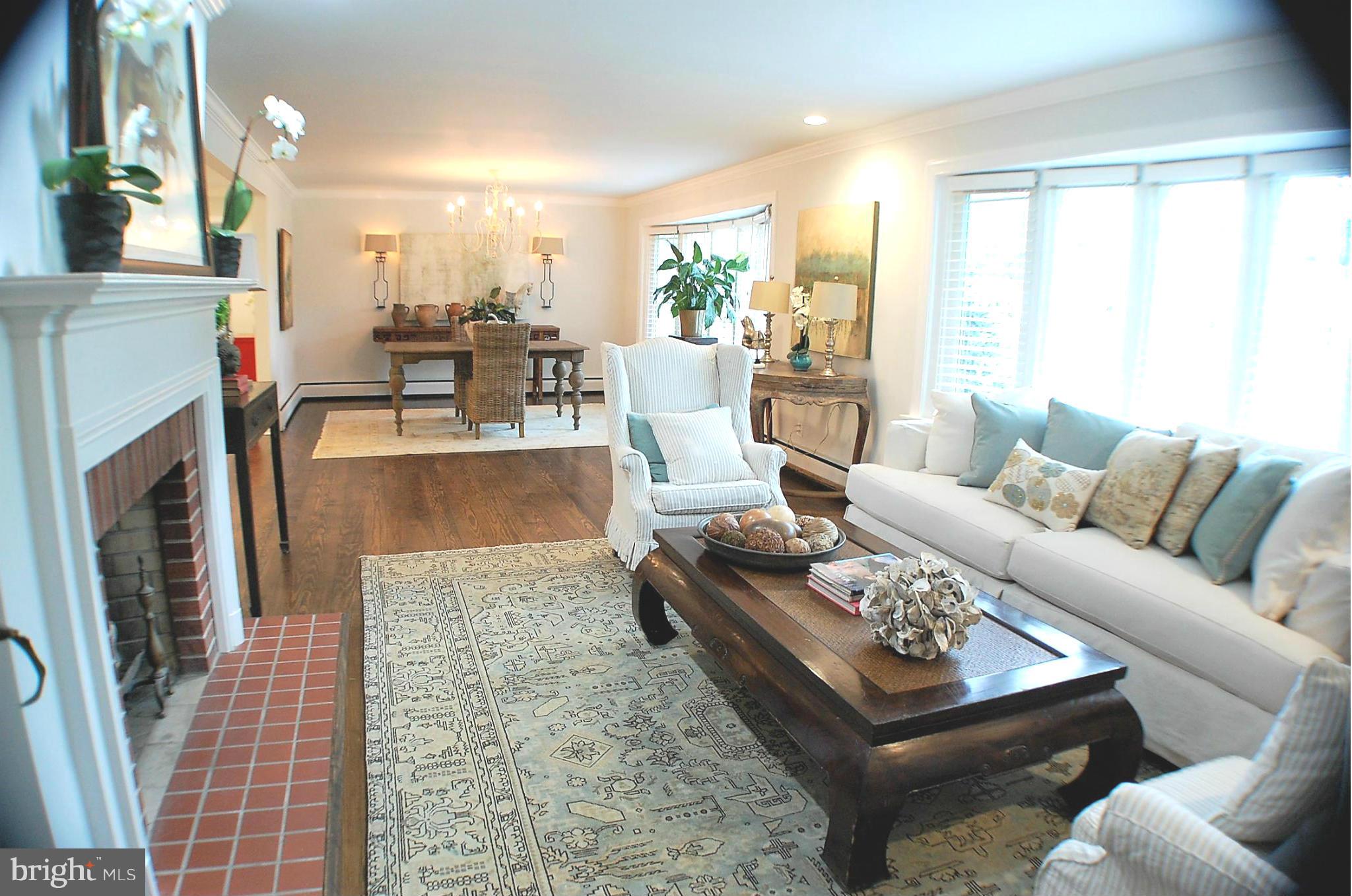 733 Old Belfast Road Sparks, MD 21152 - Photo 2 of 30 Living Room