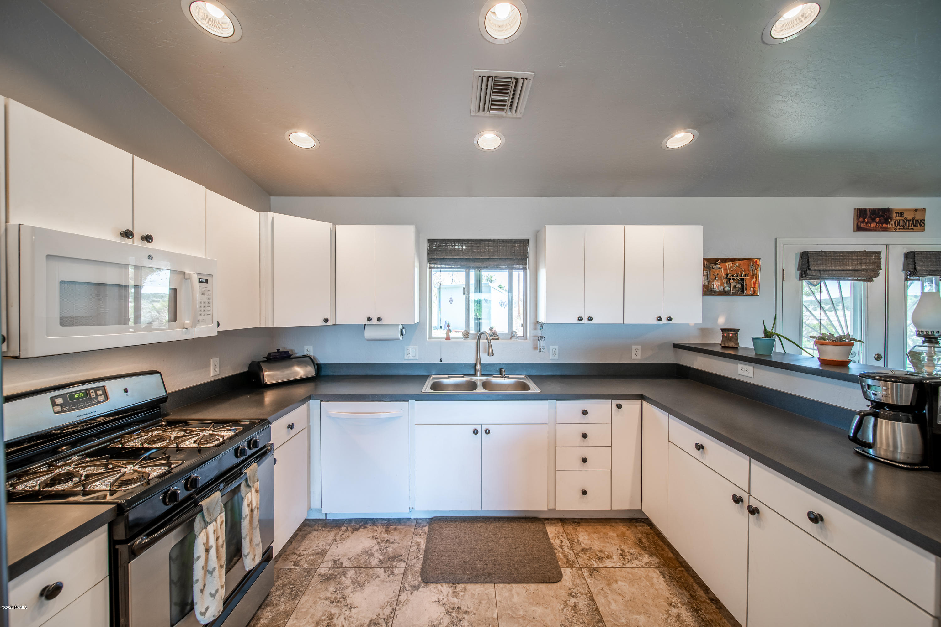6800 Leupp Road Flagstaff, AZ 86004 - Photo 8 of 30 6800.Leupp.Dr-6