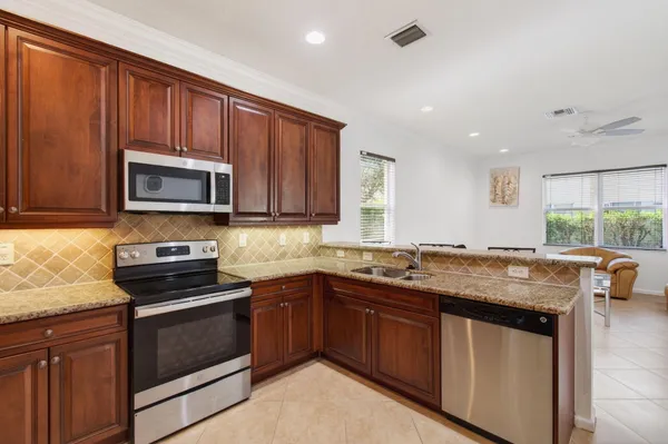 $4,000 | 7533 Topiary Avenue, Boynton Beach, FL 33437