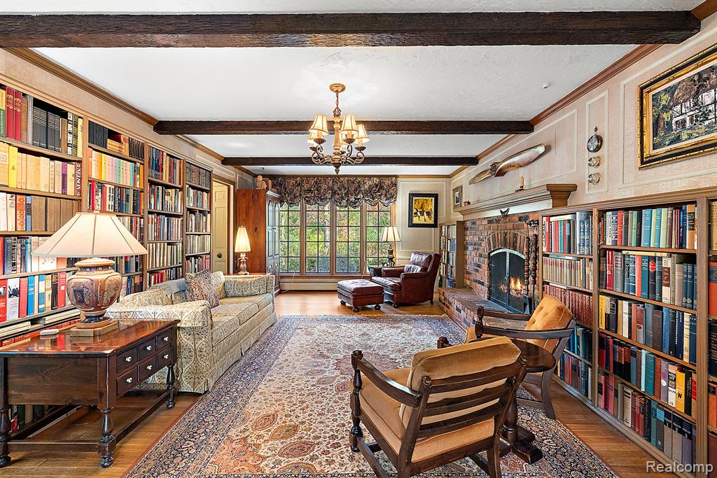 5008 Arrowhead Road West Bloomfield, MI 48323 - Photo 9 of 38 Gallery Image 9